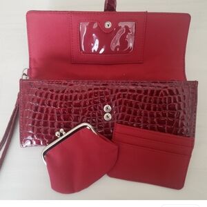 Elegant Red Crocodile Pattern Women's Clutch